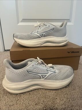 Mizuno Women’s Wave Inspire 22 Running Shoes in Light Blue and White